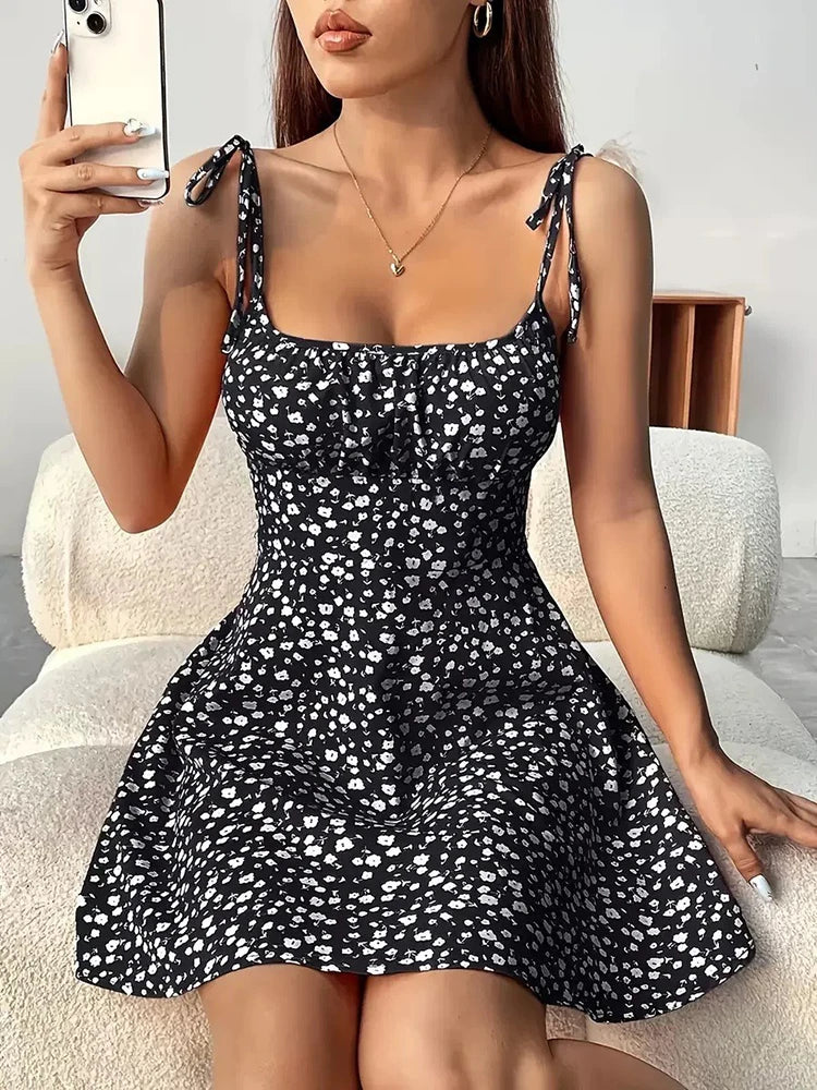 Women’s Casual Printed Dress – Spaghetti Straps and Square Neckline