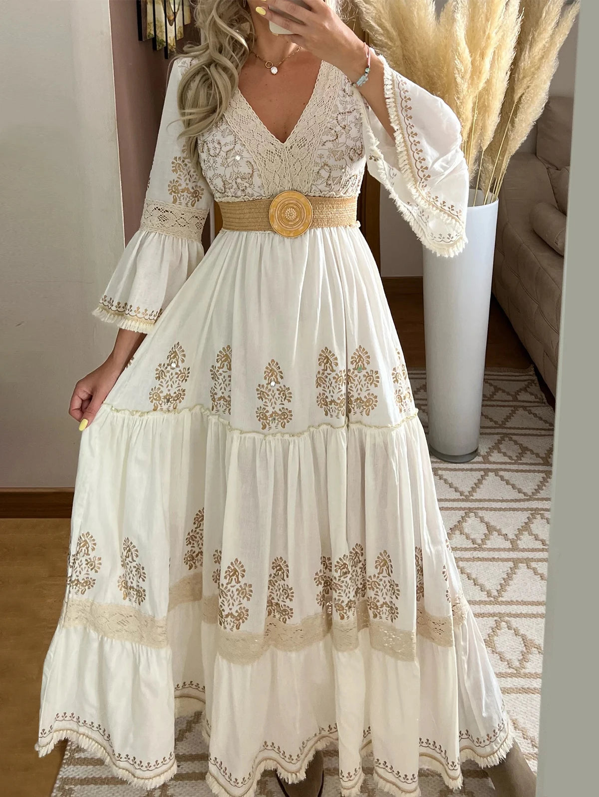 Women’s Vintage Lace Maxi Dress – V-Neck & Empire Waist