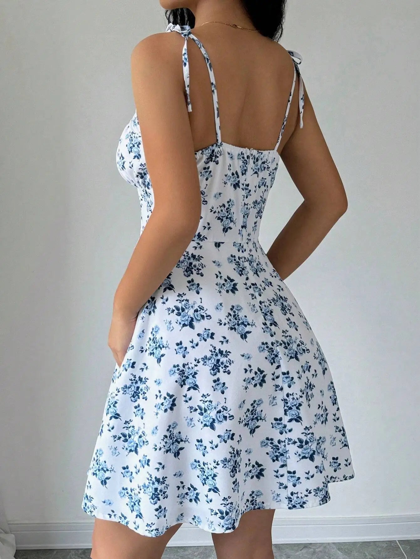 Women’s Casual Printed Dress – Spaghetti Straps and Square Neckline